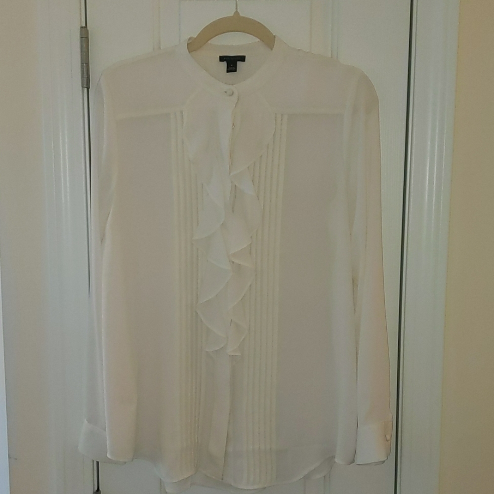 In Search of (ISO) Same blouse in black